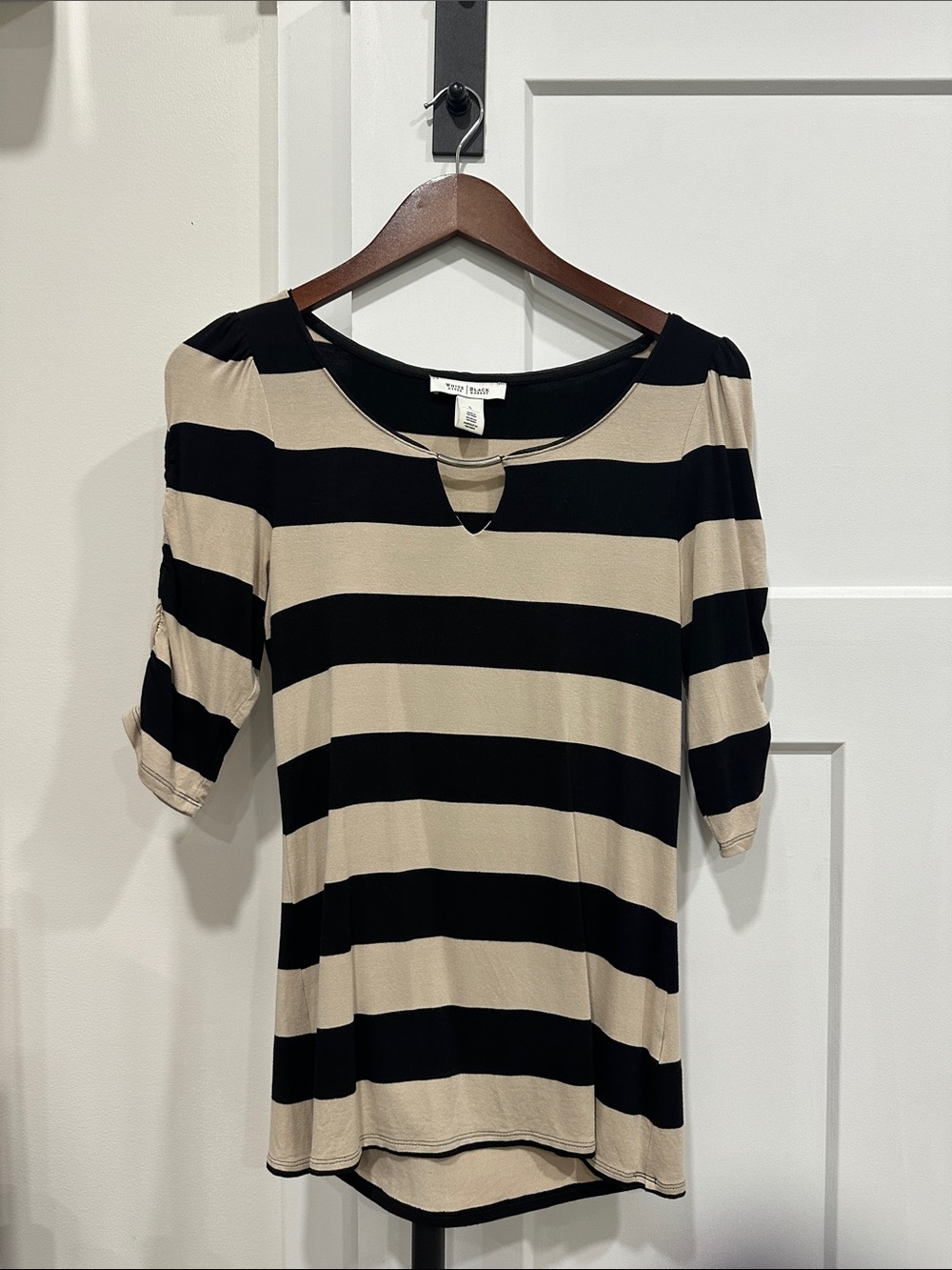 Who What Wear Black and Beige Striped Keyhole Top